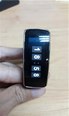 ֭h(hun)L(fng)P(Gear Fit Modern Clock)؈D2